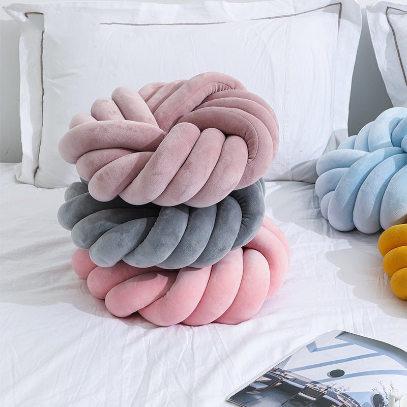 Decorative Knot throw pillowsDecorative pillows