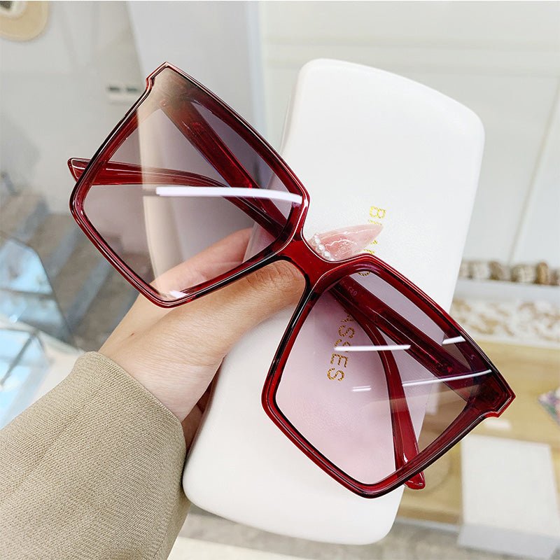 Fashionable Designer Square SunglassesSunglasses