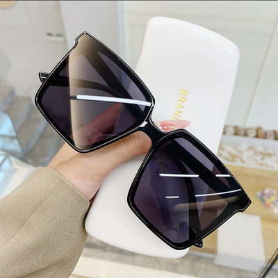 Fashionable Designer Square SunglassesSunglasses